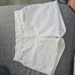 Mid-length Levi shorts